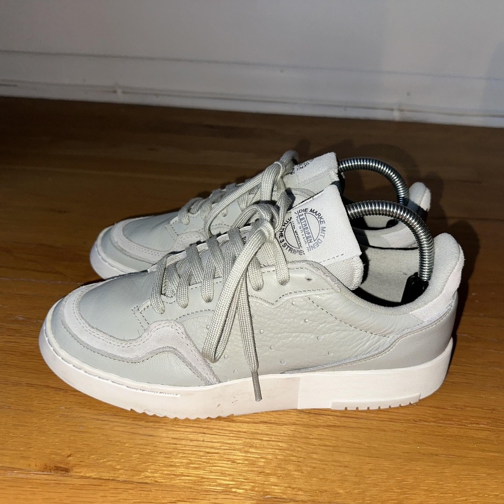 Adidas Supercourt Shoes Womens Size 7.5 Gray White Leather EE6045 Low Top Casual - Picture 5 of 10